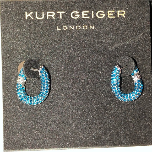 Kurt Geiger NWT & Bag Blue Crystal Pave Wave Huggie Earrings - Picture 8 of 9